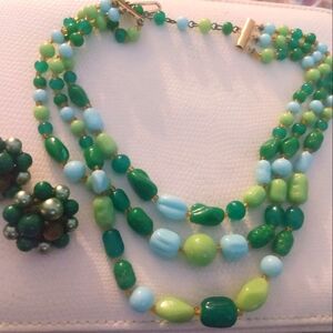 Vintage glass beaded necklace & earrings